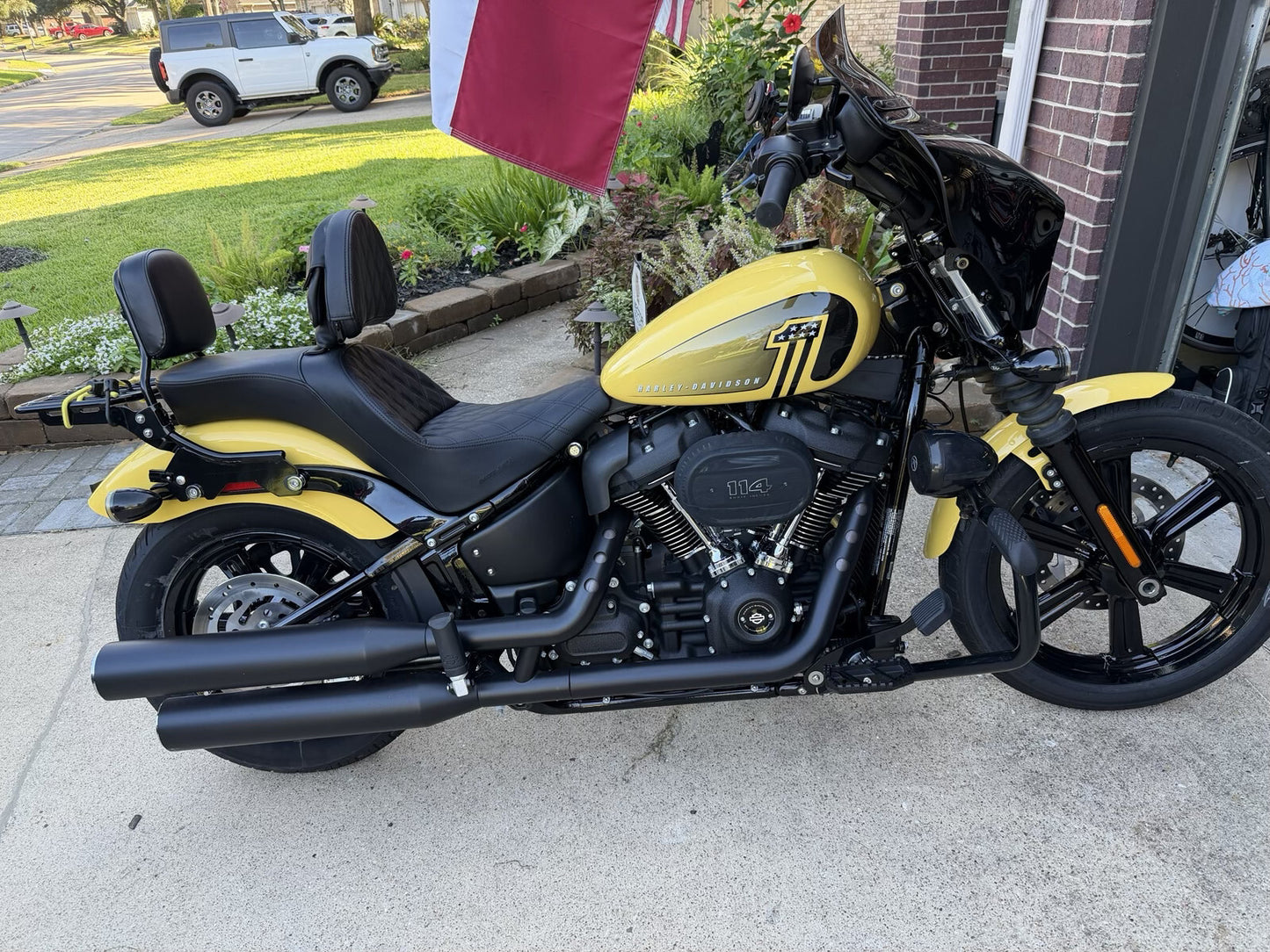 Saddlemen Explorer Lattice Gel Seat & Backrest for 2018-2025 Harley Softail FXBB