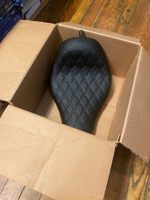 Saddlemen Renegade Lattice Solo Seat for 2018-26 Harley Softail Breakout Fat Boy