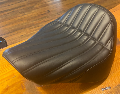 Saddlemen Knuckle Solo Gel Seat for 2018-2025 Harley Softail Breakout Fat Boy