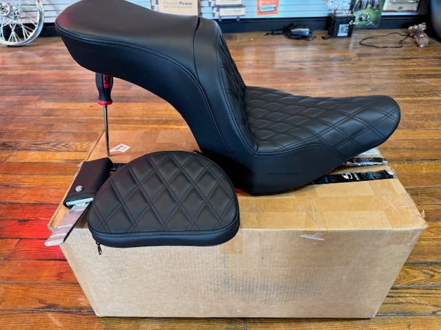 Saddlemen Explorer Lattice Gel Seat 2018-25 Harley Softail Low Rider Sport Glide