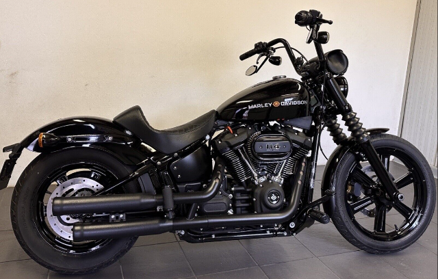 Drag Specialties Scorpion EZ On Solo Seat for 2018-2024 Harley Softail FXBB FLHC