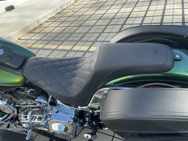 Saddlemen Profiler Lattice Low Gel Seat 2006-17 Harley Softail Heritage Classic