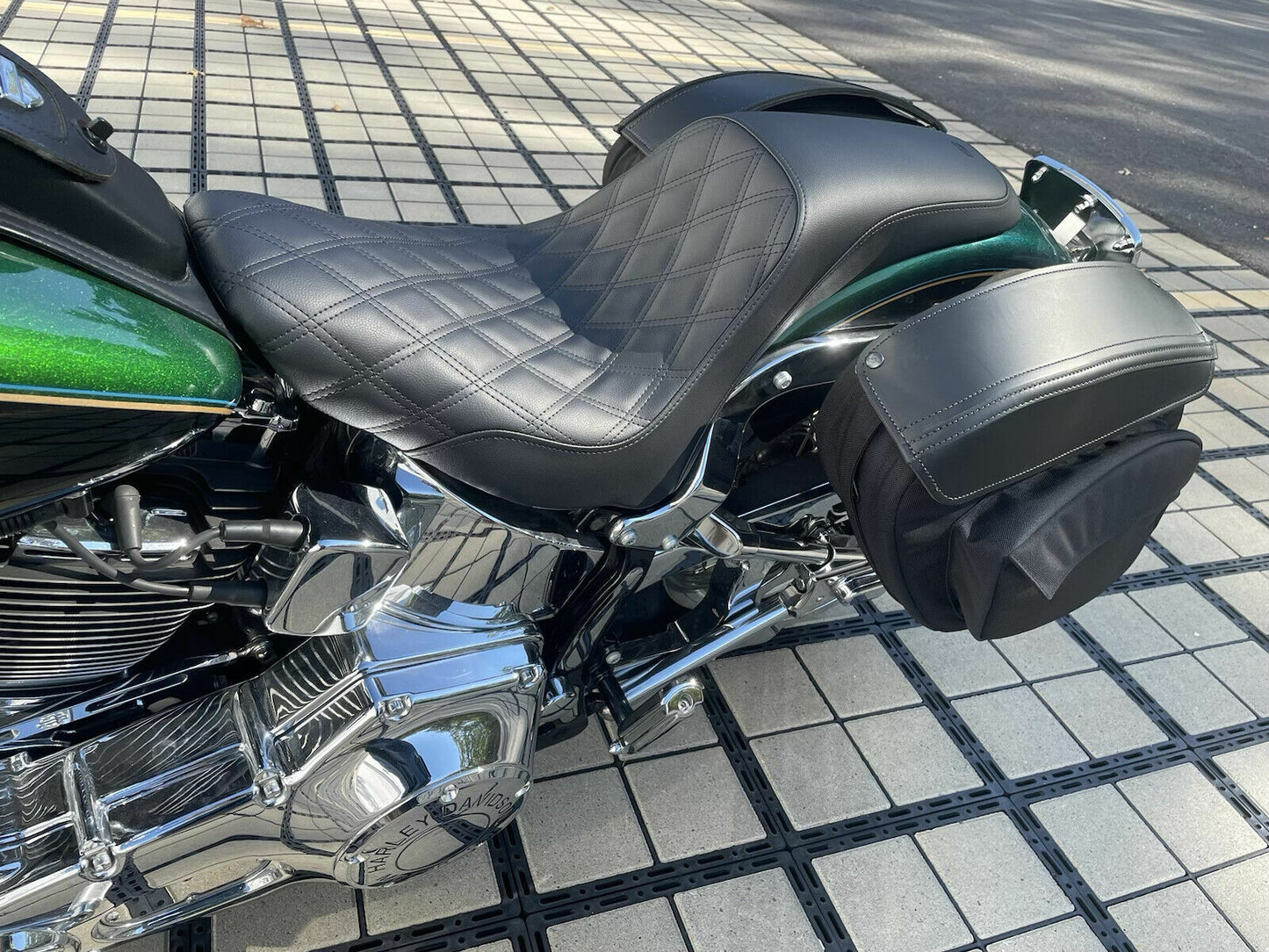 Saddlemen Profiler Lattice Low Gel Seat 2006-17 Harley Softail Heritage Classic