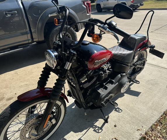 Saddlemen Step-Up Red Lattice Gel Seat fits 2018-2024 Harley Softail FXBB FXST