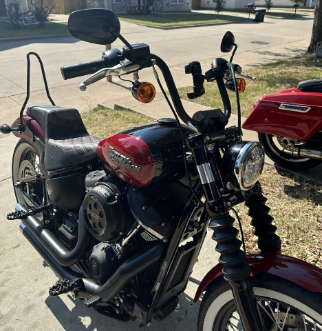 Saddlemen Step-Up Red Lattice Gel Seat fits 2018-2024 Harley Softail FXBB FXST