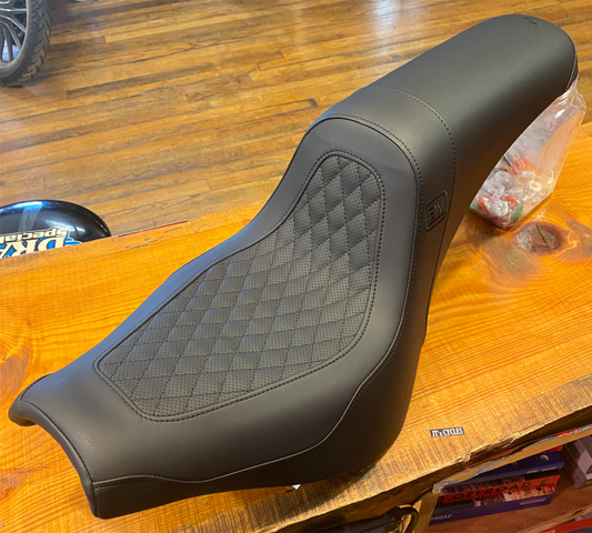 Saddlemen Speed Merchant Pro Series Gelcore Seat for 2018-2024 Harley Softail