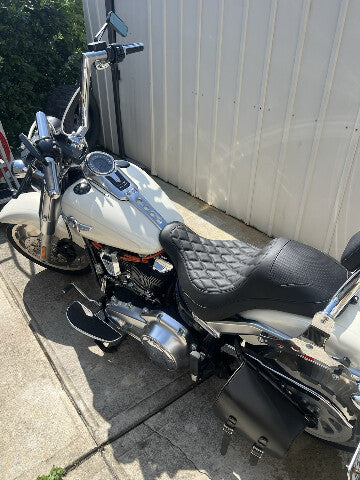 Mustang Extreme Fastback Diamond Seat fits 2018-2023 Harley Softail Fat Boy FLFB