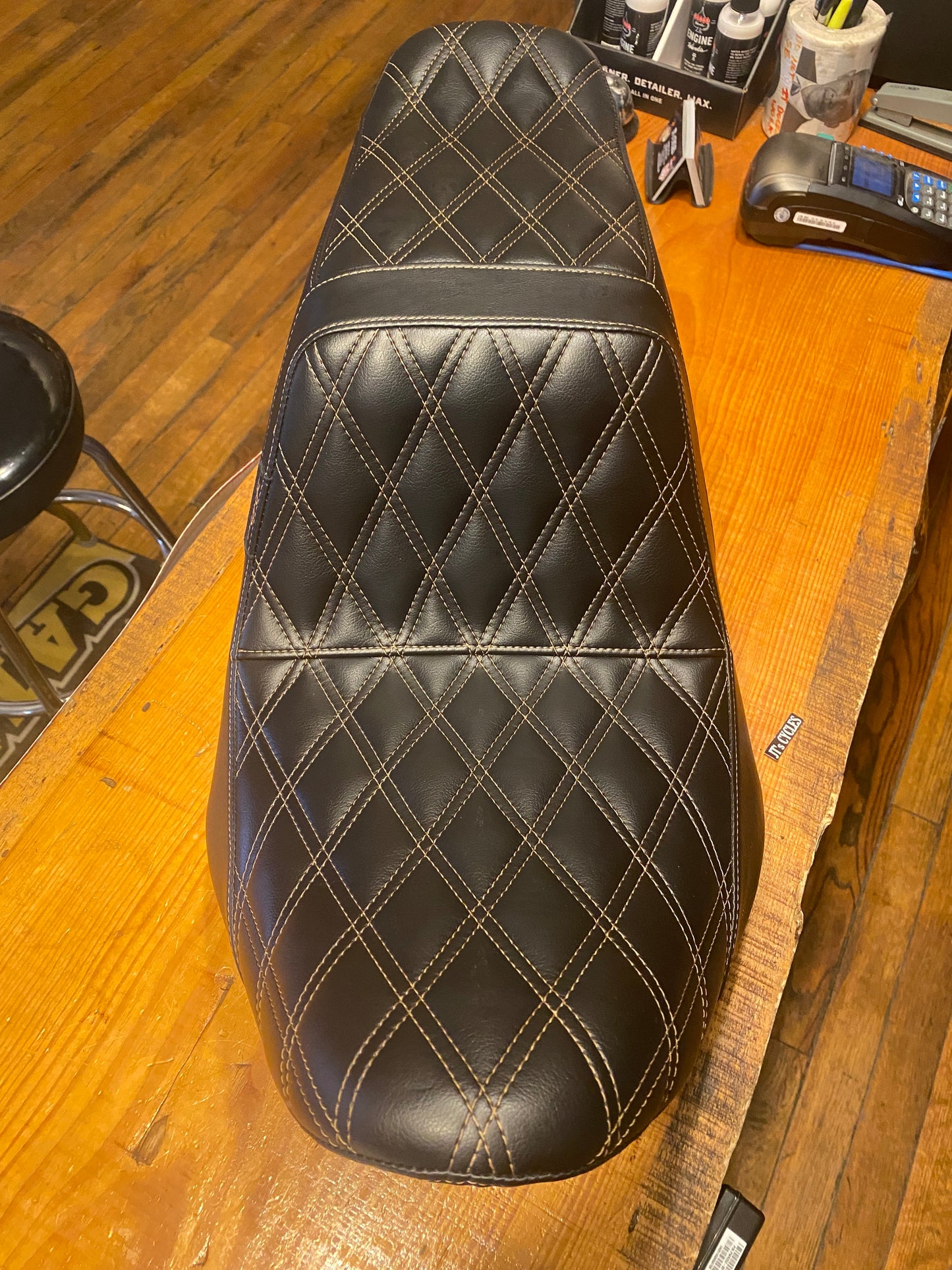 Le Pera Tailwhip Chestnut Diamond Up Front Seat for 2018-26 Harley Softail FXLR