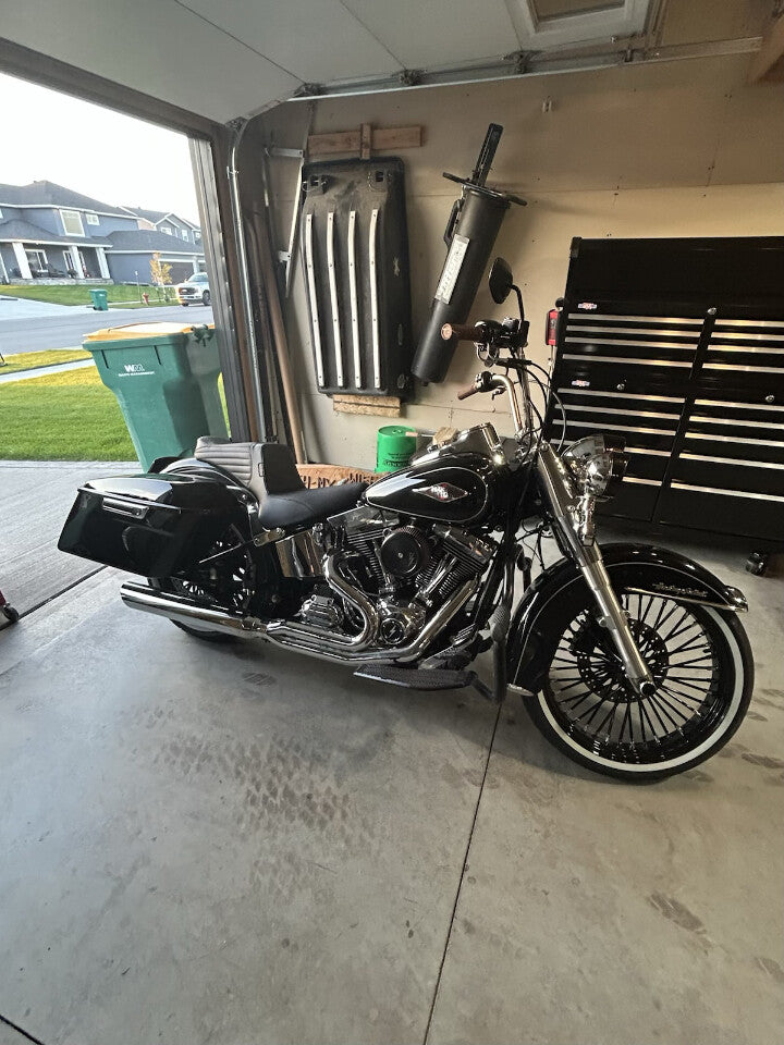 Le Pera Tailwhip Basketweave Stitch Seat fits 2000-2017 Harley Softail FLST FXST