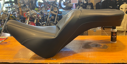 Saddlemen Roadsofa Carbon Fiber Gel Seat for 2018-2026 Harley Softail Heritage