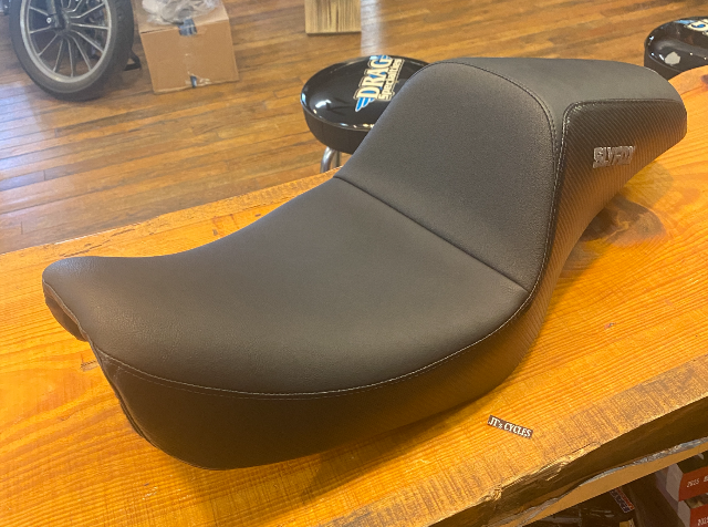 Slyfox Drifter Carbon Fiber Slipstop Lumbar Seat for 1996-2003 Harley Dyna FXDL