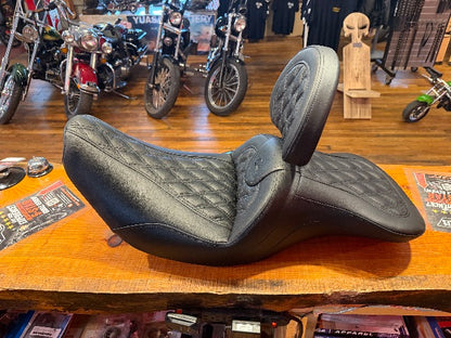 Saddlemen RoadSofa Gel Seat with Backrest for 2014-2026 Indian Chief Dark Horse