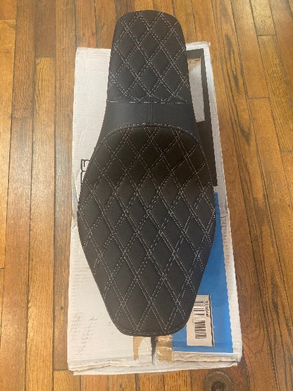 Drag Specialties Predator III  Silver Stitch Seat 2018-2024 Indian Scout Bobber