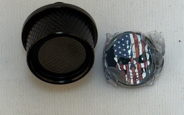 Figurati Skull USA Flag Black 1/4"-20 Seat Bolt Knob for 1965-22 Harley Davidson