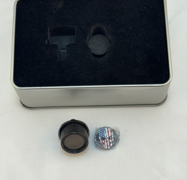 Figurati Skull USA Flag Black 1/4"-20 Seat Bolt Knob for 1965-22 Harley Davidson