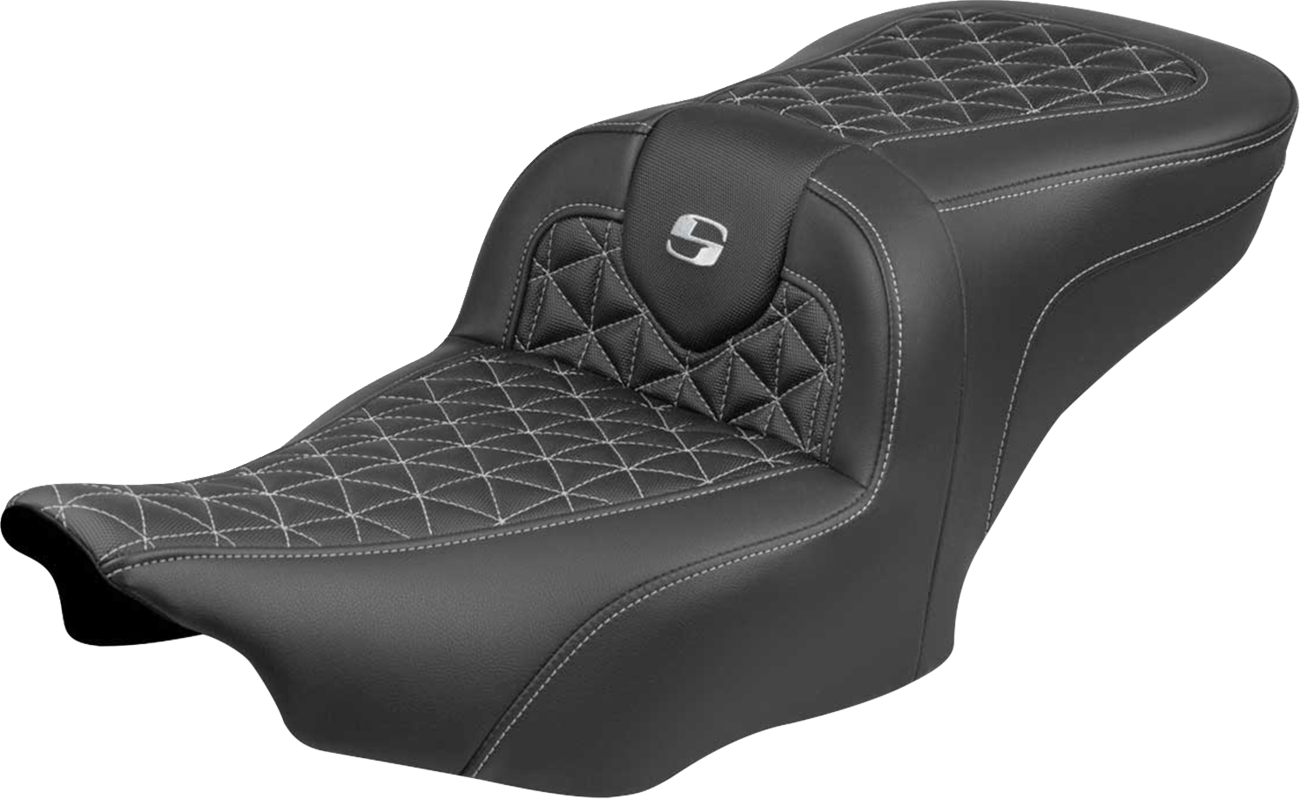Saddlemen Roadsofa Silver Tri Gripper Seat for 2023-26 Harley Road Street Glide