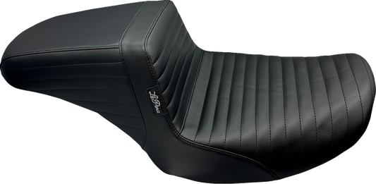 Le Pera Kickflip Pleated Seat fits 2023-2025 Harley Road Street Glide LV-597PT
