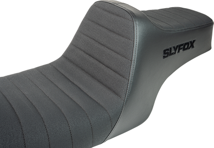 Slyfox Highnoon Classic Stitch Seat fits 1997-2007 Harley Road King FLHX FLHR