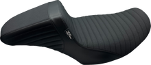 Le Pera Kickflip Pleated Gripp Daddy Long Legs Seat for 2023-2026 Harley Touring
