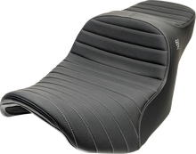 Slyfox Chariot Silver Classic Stitch Seat for 2023-2026 Harley Road Street Glide