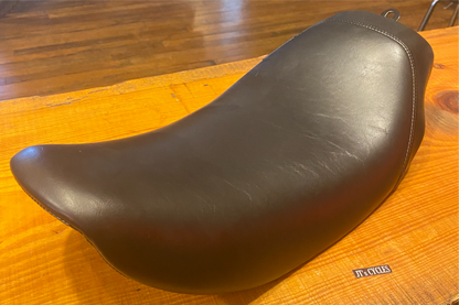Le Pera Bare Bones Smooth Solo Seat for 1996-2003 Harley Dyna Wide Glide LN-003