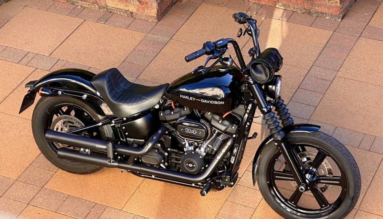 Drag Specialties Scorpion EZ On Solo Seat for 2018-2024 Harley Softail FXBB FLHC