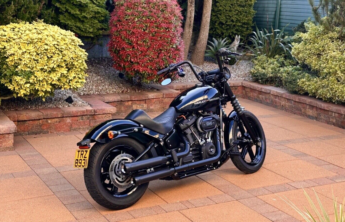 Drag Specialties Scorpion EZ On Solo Seat for 2018-2024 Harley Softail FXBB FLHC