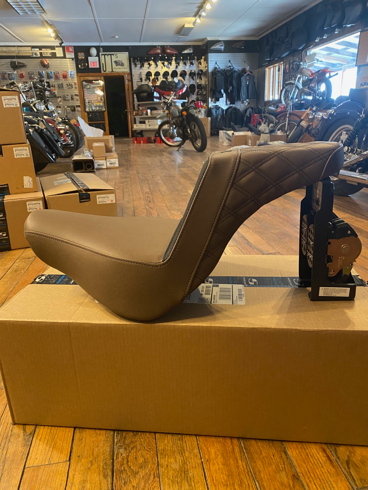 Saddlemen Unknown Industries Step Up Seat for 2018-23 Harley Softail Fat Boy