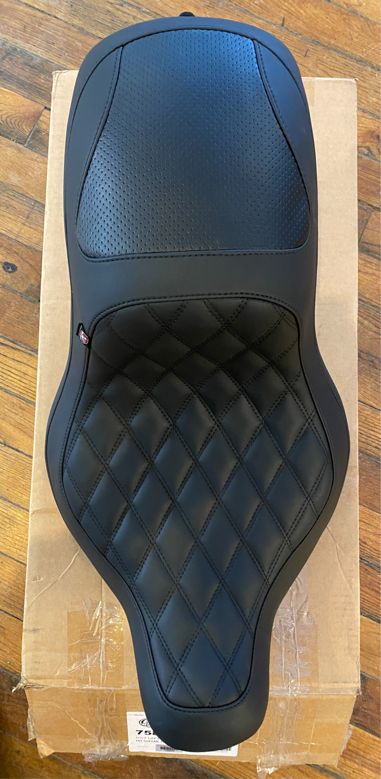 Mustang Extreme Fastback Diamond Seat fits 2018-2023 Harley Softail Fat Boy FLFB